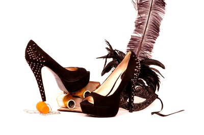 D.A.O. Spikes and Studs Black kid suede size 9 5.5'' heel women's platform pump