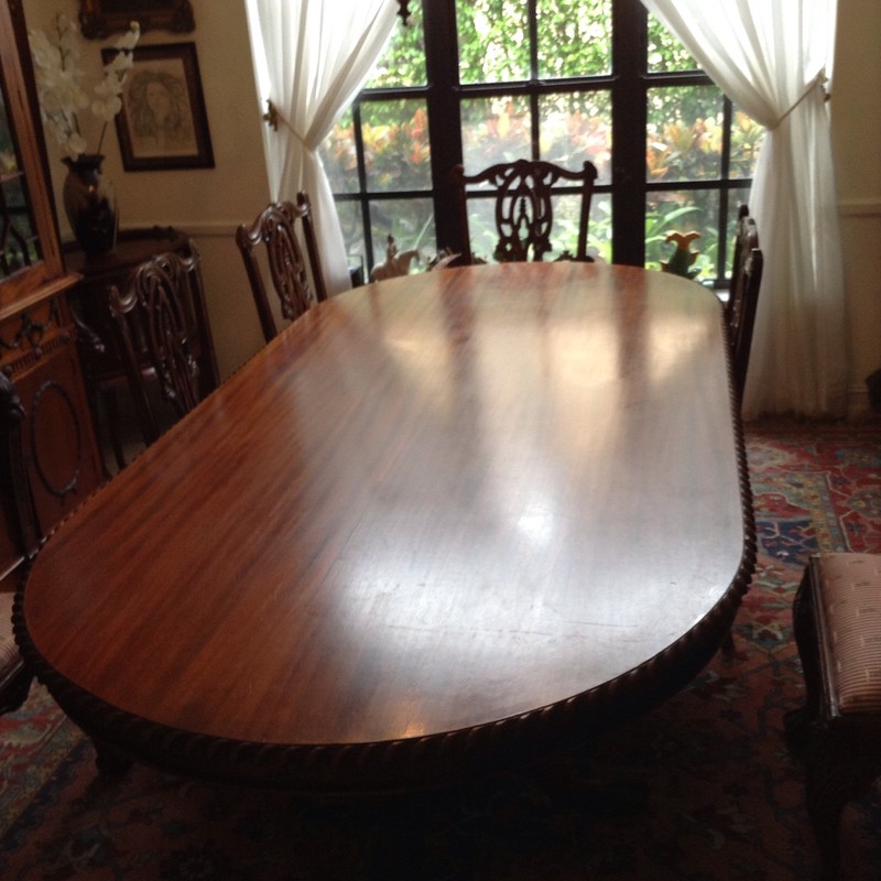 Solid Mohogany Pedestal Carved Rope edge Dinning Tabel