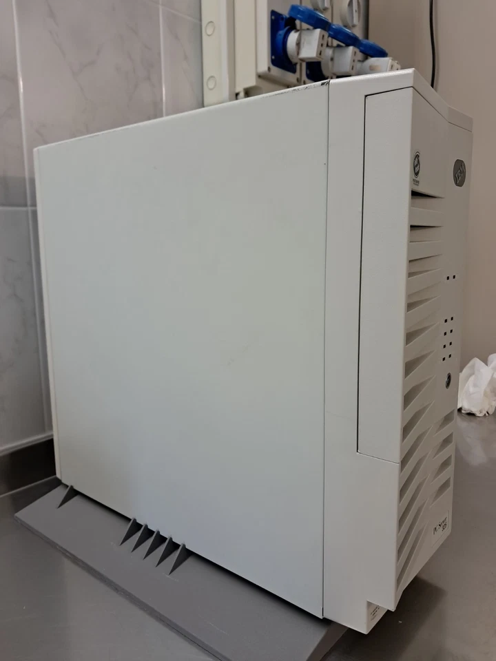 Vintage 1997 IBM PC Server 325 Dual Pentium Pro 200MHz Sockel 8 Intel Computer - Bild 4 von 4