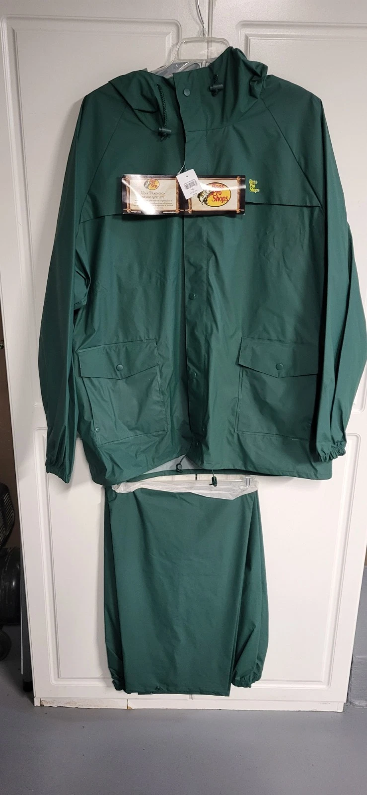 Bass Pro Shops Rain Suit 3XL Green Hooded Waterproof Jacket Pants Fishing
Opens in a new window or t
