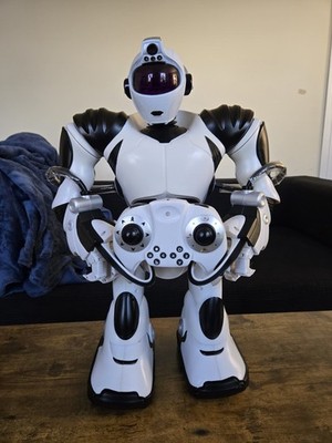 Pearl White 3rd gen WowWee Robosapien V2 With Remote (Red Eye Mod) Fully Working