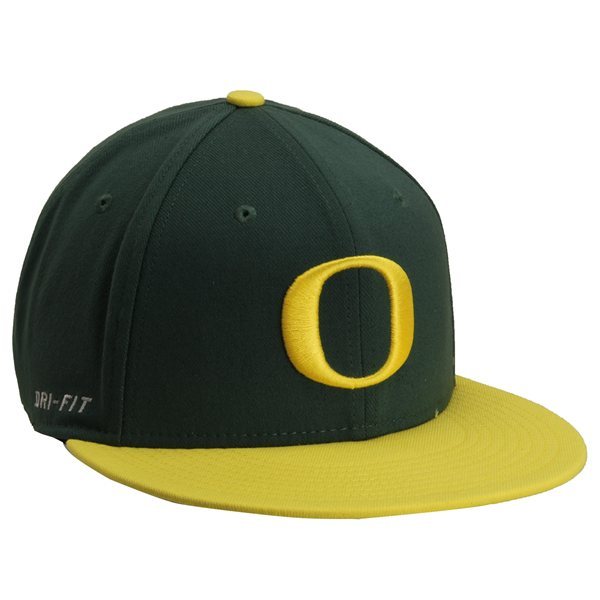 Nike Oregon Ducks Player's True Swoosh Flex Hat Green 2992