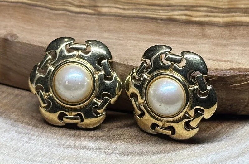 Vintage Monet Clip on Earrings