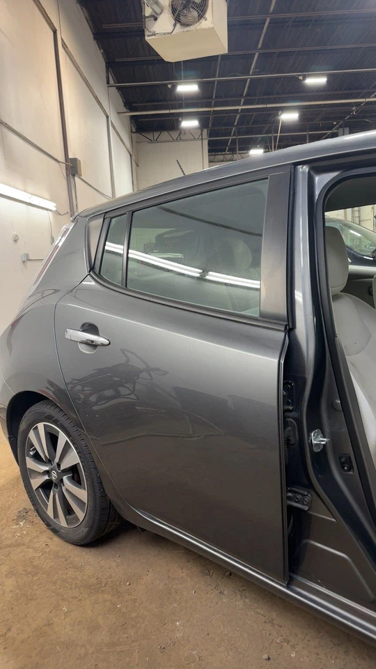 Used Rear Right Door Assembly Rear Side fits: 2016 Nissan Leaf electric Rear Rig - Изображение 3 из 4