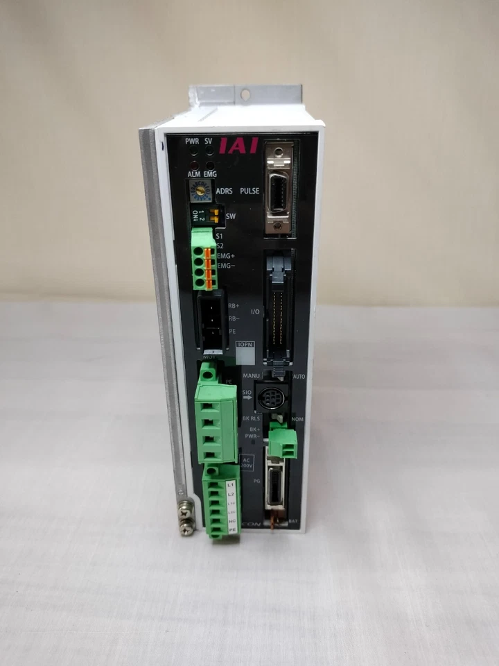 IAI SCON-C-100I-NP-3-2 SC0N-C-100I-NP-3-2 Driver Controller w/ Breakage - Image 3 of 4