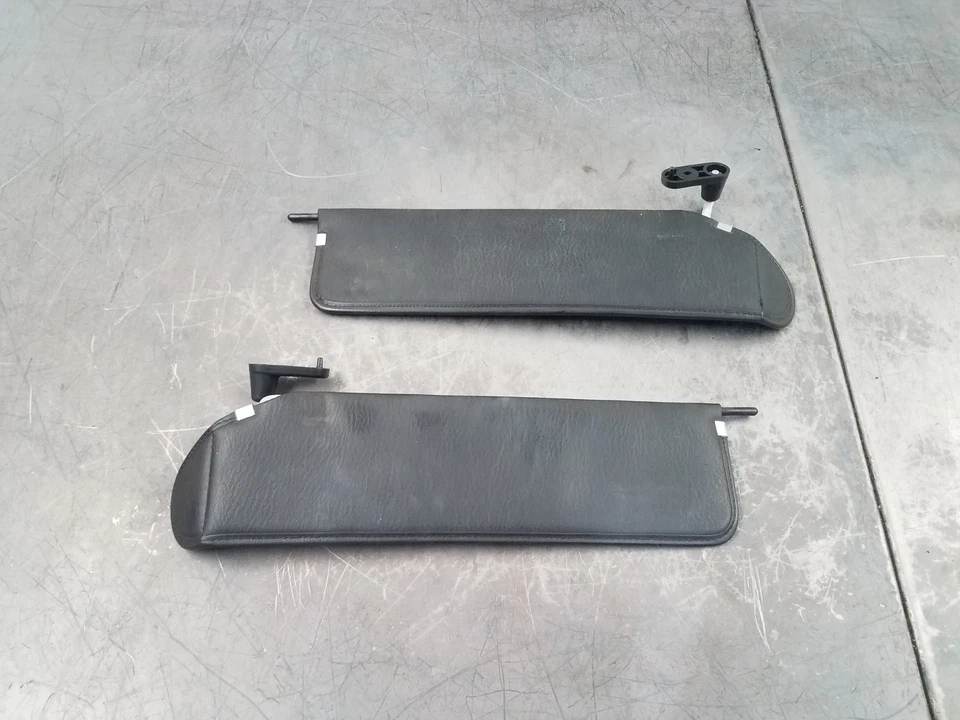 2005 Jeep Wrangler TJ Rubicon 4x4 Sun Visors #5144 H4 - Image 3 of 3