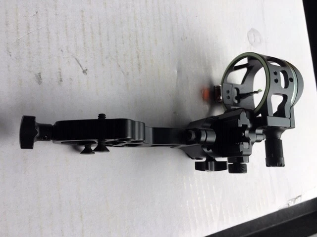 AXION DR 1 MIRA DE ARCO, PASADOR ÚNICO, AJUSTE DE ELEVACIÓN DE TRACCIÓN TRASERA, MICRO VIENTO Foto 2 de 2