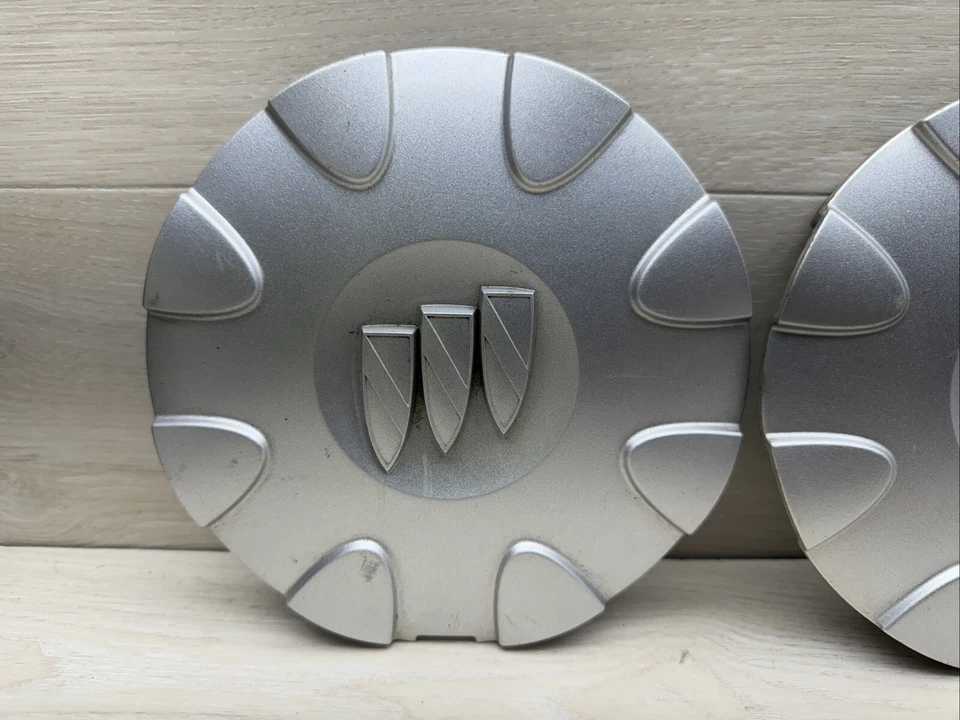 Buick LeSabre center cap set of 4, 2002-2005 part number 9594060 - Image 2 of 4