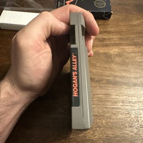 Hogan's Alley (Nintendo NES) Complete - Hangtab 5 Screw Early Print - Authentic
