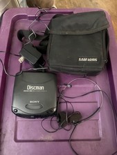 Sony Discman D-141 Portable CD Player Mega Bass Black w wall charger rb20