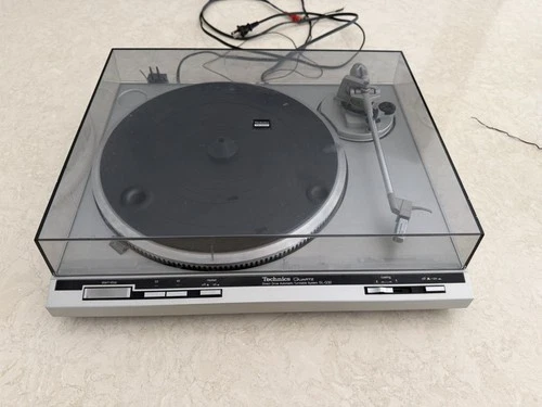Technics Quartz SL-Q30 Direct Drive Automatic Turntable & new  AT92CD cartridge!