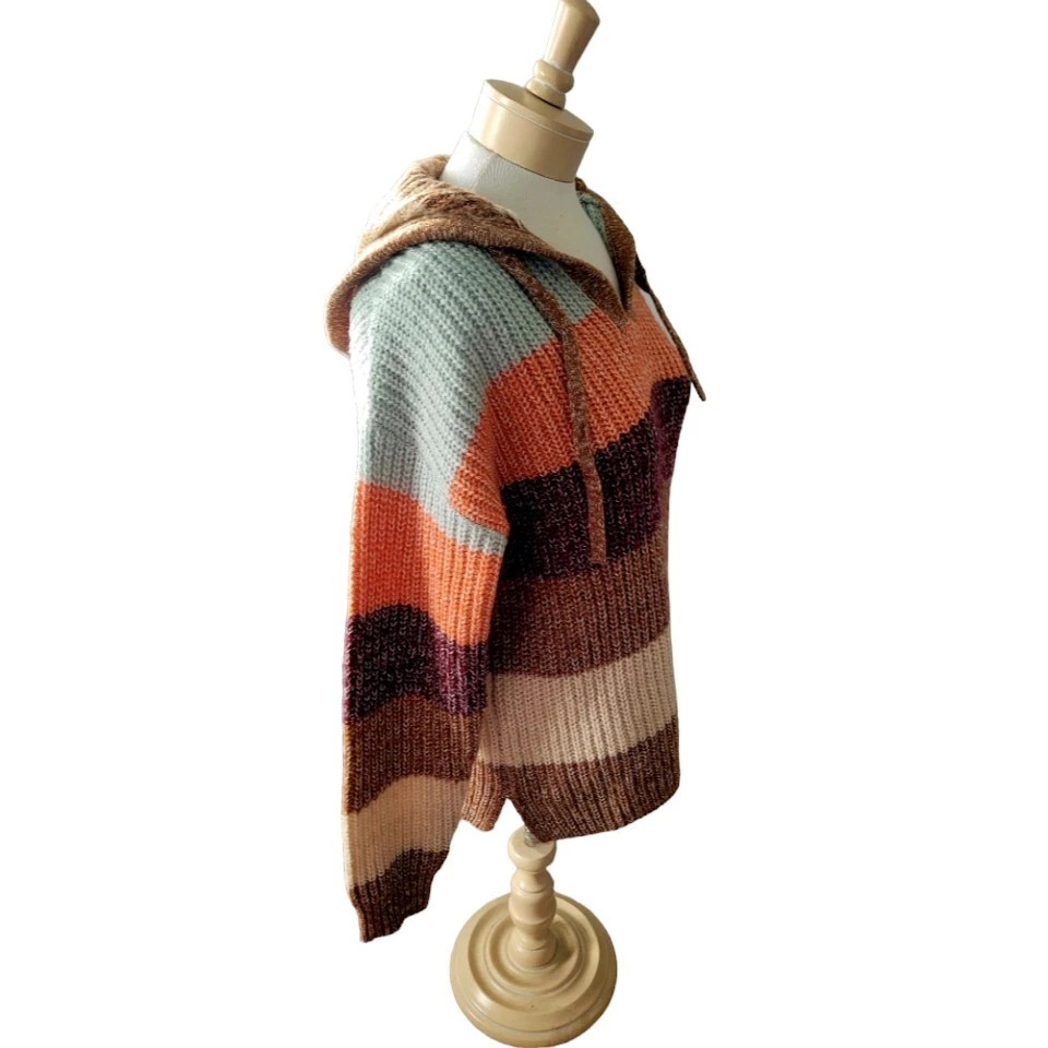 Suéter a Rayas con Capucha C&C California Tonos Tierra Neutros Talla Grande Foto 3 de 4