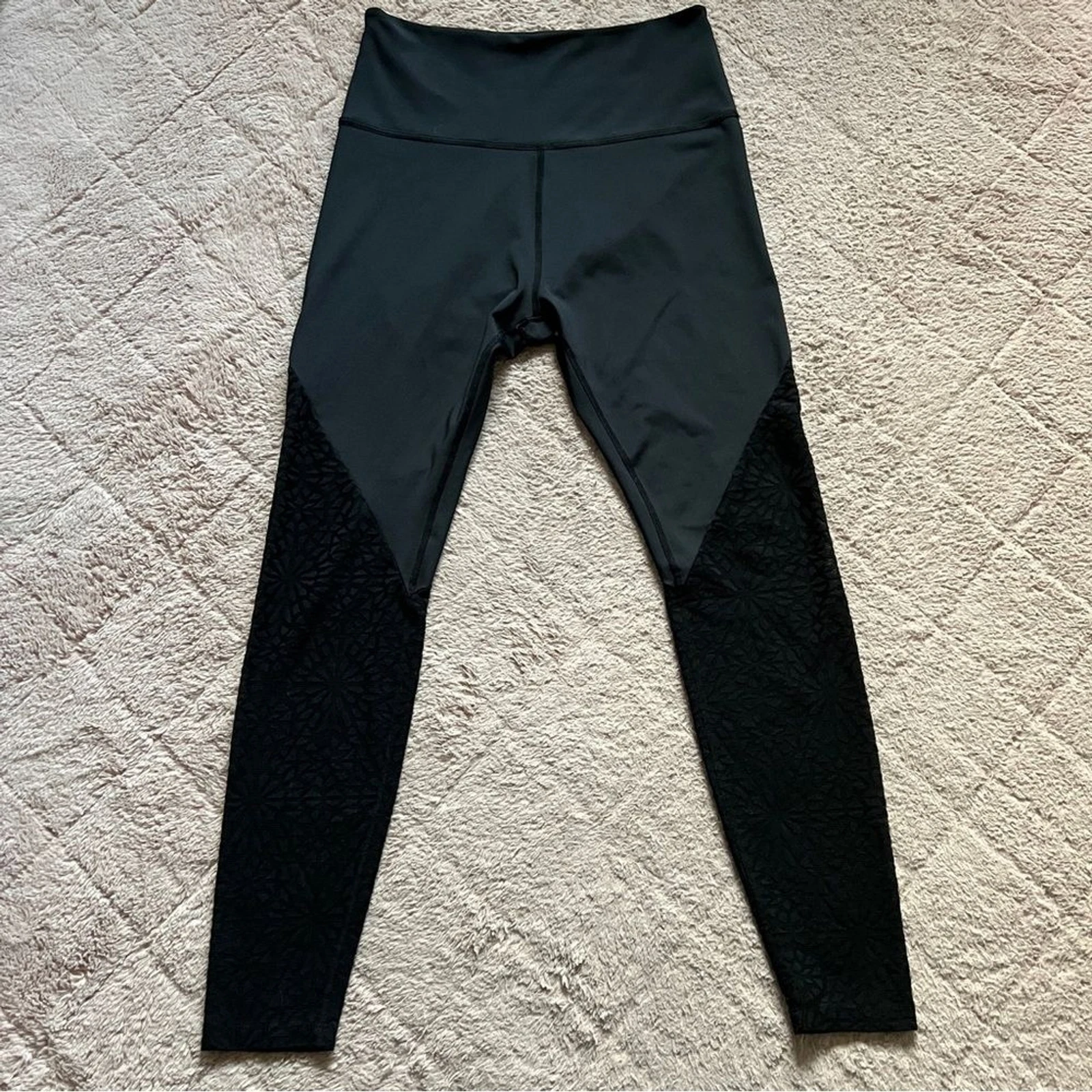 beyond-yoga athletic workout leggings