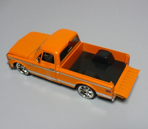 CHEVY CHEYENNE 1972 - SCALA 1:24 JADA TOYS - Immagine 3 di 4