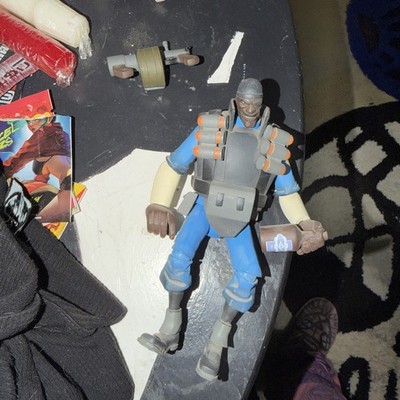 NECA Team Fortress 2 Demoman Action Figure with sticky launcher rare valve merch