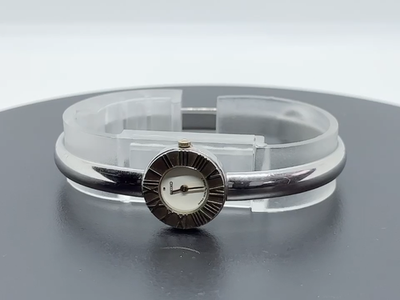 Near MINT] Seiko Tisse 1E20-0E20 Silver Qz Woman's Bangle Watch