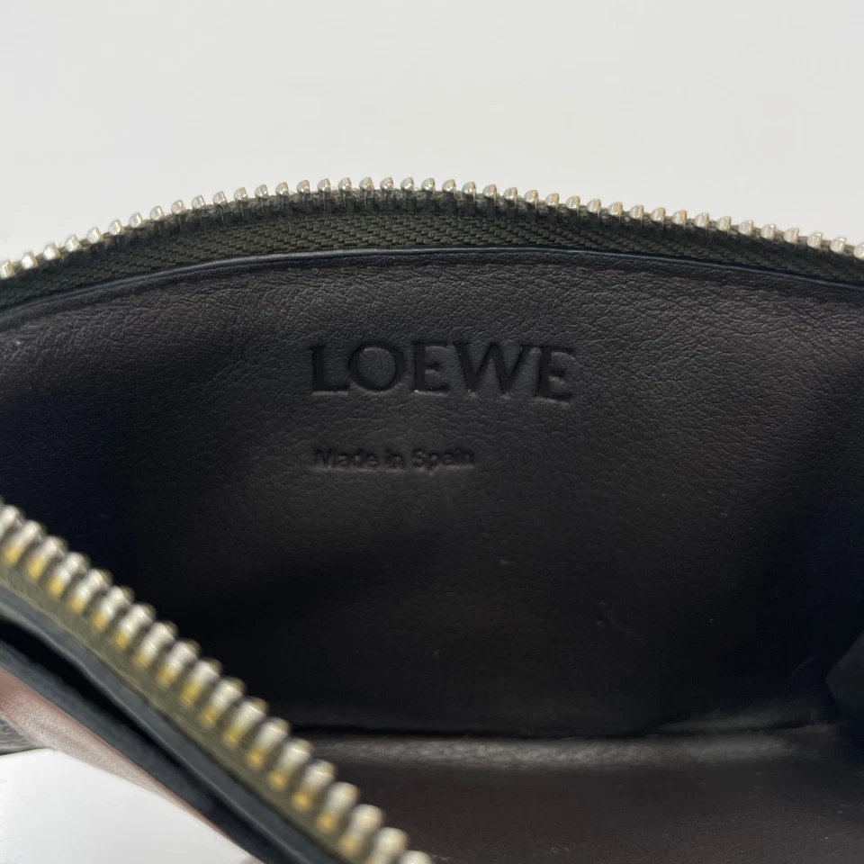 Estuche para tarjetas Loewe de cuero de becerro de grano suave verde talla única Foto 4 de 4