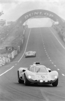 Phil Hill Joakim Bonnier Chaparral Cars Inc Chaparral 2D Chevrolet- Old Photo 13