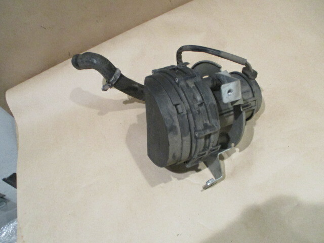 Maserati - Secondary Smog Air Injection Pump w/ Bracket & Hose - P/N 181197