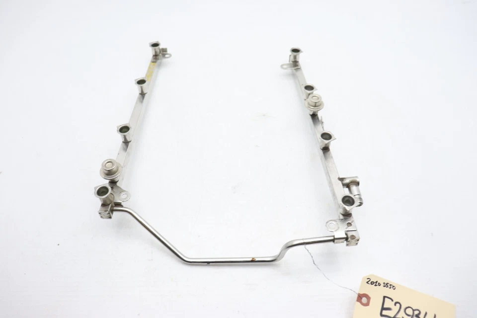 07-11 MERCEDES-BENZ W221 S550 5,5 L RIEL DE INYECCIÓN DE COMBUSTIBLE E2934 Foto 2 de 4