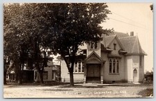 Lexington Illinois~Primera Iglesia Bautista~Casa Victoriana Bajo Árbol~1909 RPPC