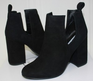 nayna bootie steve madden