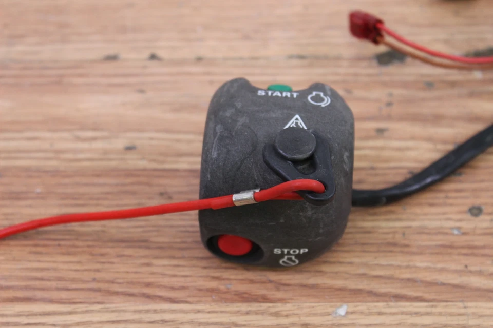 2003 YAMAHA WAVERUNNER XLT800 Left Handlebar Switch START/STOP/KILL - Image 4 of 4