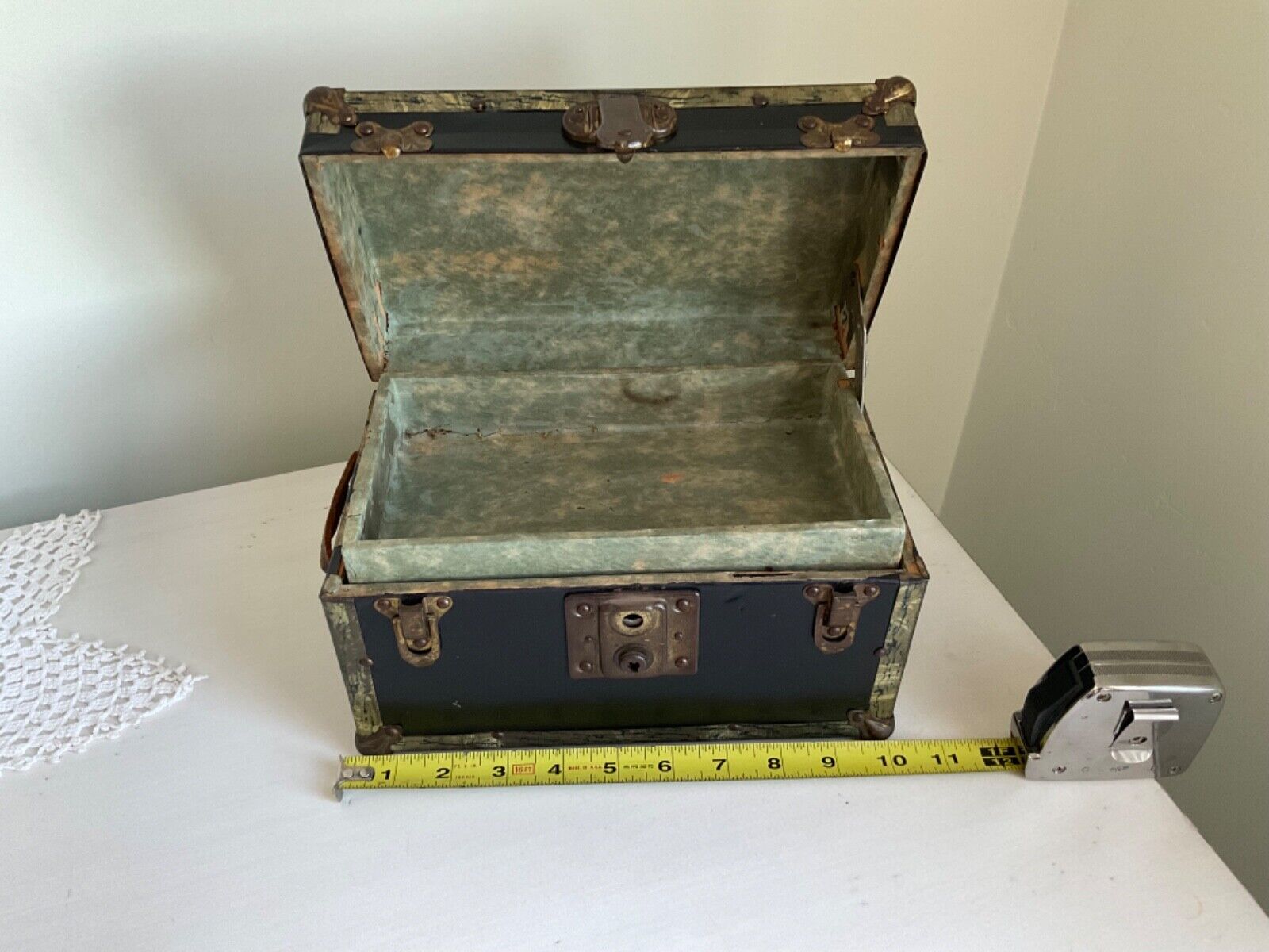 ANTIQUE WOOD & TIN MINIATURE STEAMER DOLL TRUNK W/ TRAY CLOTHES CHEST