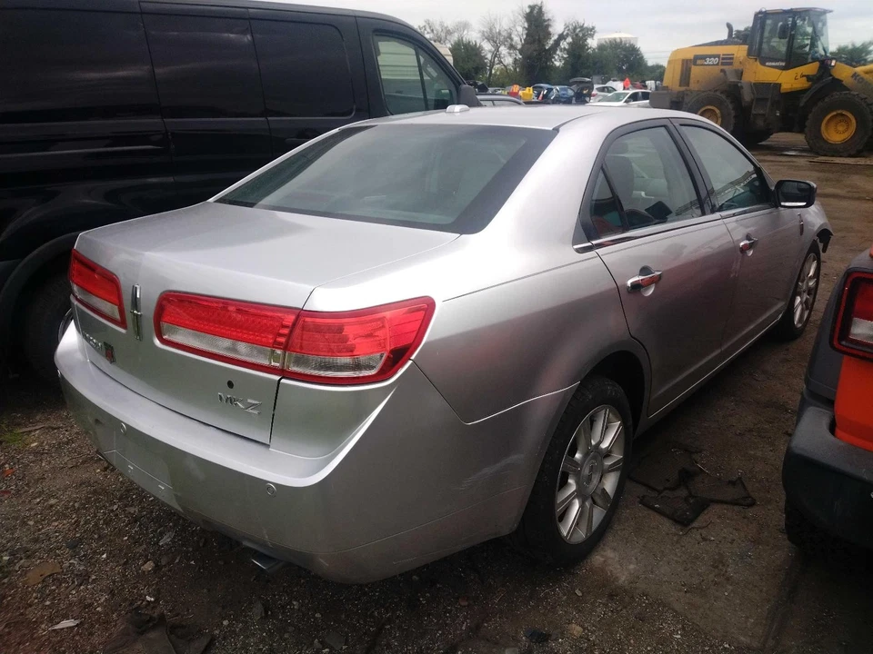 Lincoln MKZ 2012 puerta delantera derecha plateada - usado, 116 k millas, calidad OEM Foto 4 de 4