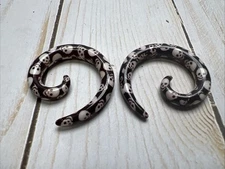 PAIR Skulls Acrylic Spiral Tapers Plugs Tunnels Earlets Gauges