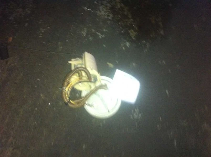 99 00 01 02 03 04 BOMBA DE COMBUSTIBLE FORD F250 SUPER DUTY 5,8 LITROS Foto 2 de 4