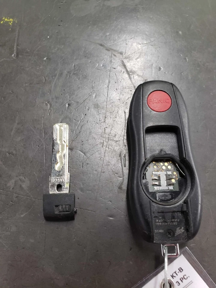 15 16 PORSCHE MACAN encendido con llavero Foto 3 de 4