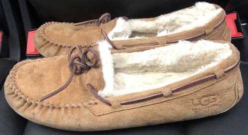 UGG AUSTRALIA DAKOTA SLIPPER S/N 5612 
