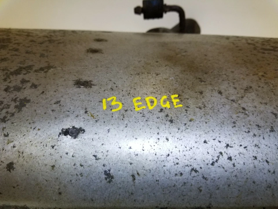 11 12 13 14 FORD EDGE SPORT SILENCIADOR ESCAPE TRASERO PUNTA TUBO FABRICANTE DE EQUIPOS ORIGINALES 43 k millas Foto 2 de 4