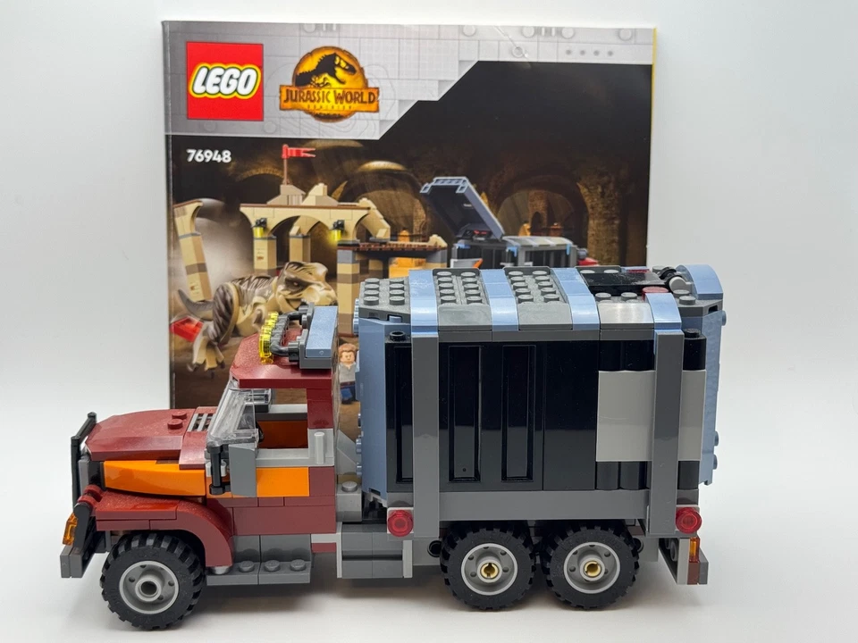 Lego 76948 Jurassic World: T. rex & Atrociraptor Dinosaur Breakout with instruct - Image 2 of 4