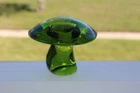 VIKING GLASS COMPANY GREEN MUSHROOM PAPERWEIGHT 2 1/8" HIGH X 2 1/2" CAP