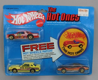 VINTAGE 1981 Hot Wheels THE HOT ONES 3-CAR SET w/PATCH Datsun