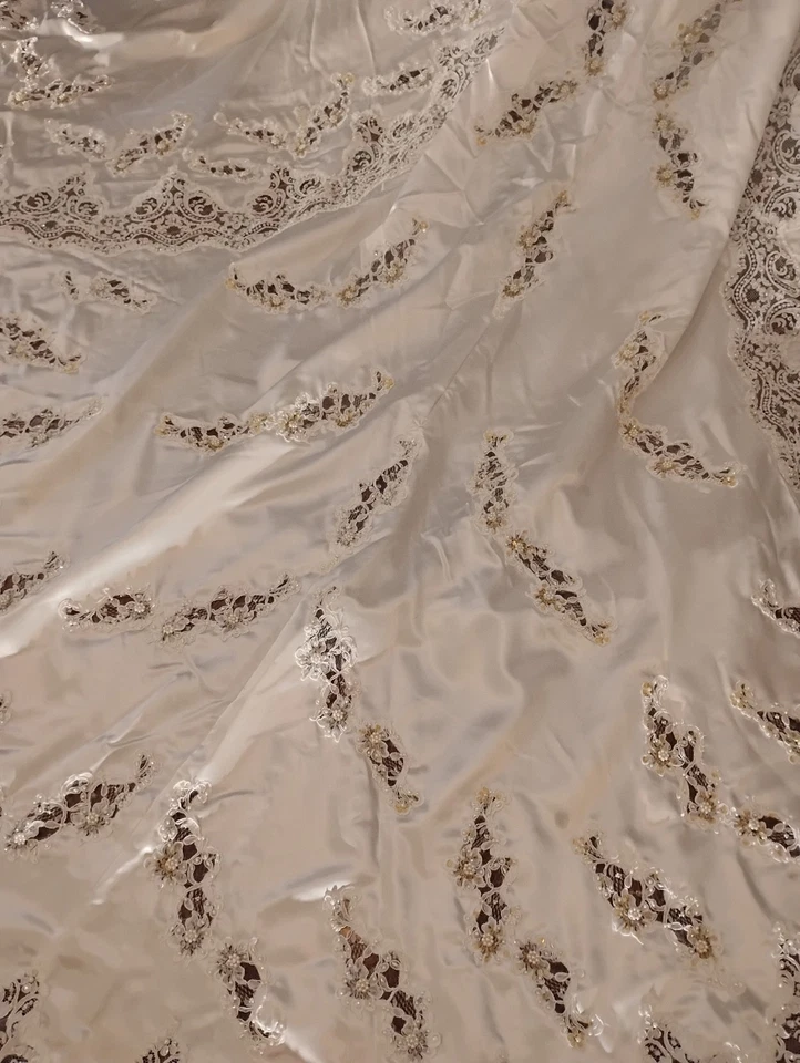 Mori Lee Wedding Gown Dress Bow Cathedral Train Bead Puff Sleeve V Neck - Image 2 of 4