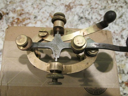 NICE LOOKING WORKING MAHATTAN ELECTRIC CO LEG KEY