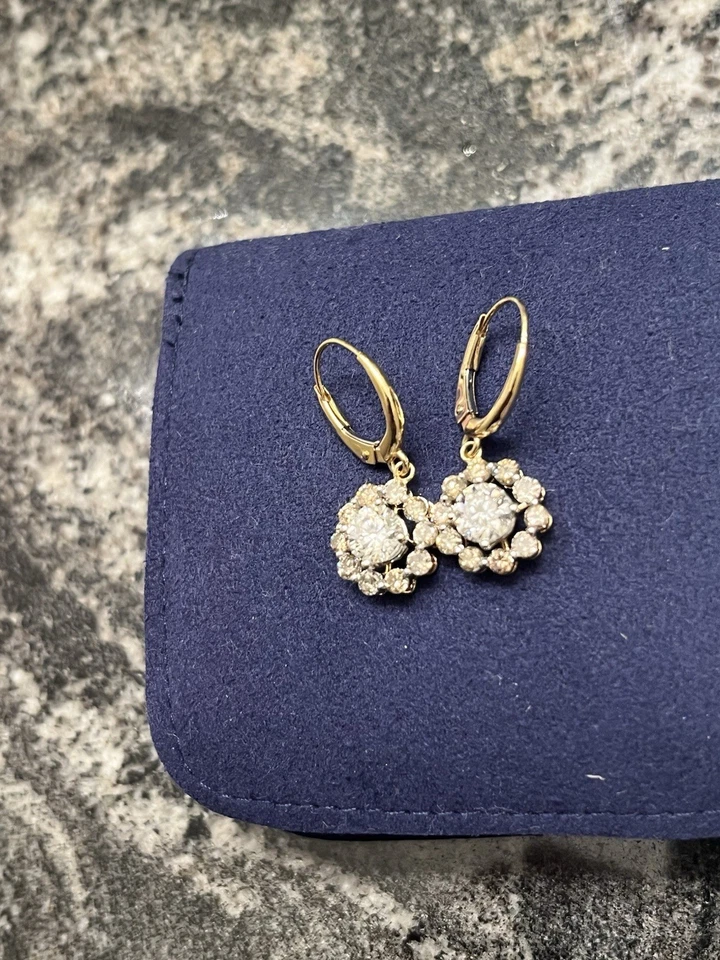 Aspecto antiguo de 2,81 quilates: pendientes de diamantes: oro de 14 k y 18 k D/E SI2-I1 y fantasía/SI1 Foto 4 de 4