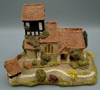 St. Marks Signed Miniature by Lilliput Lane Handmade In Columbia United Kingdom