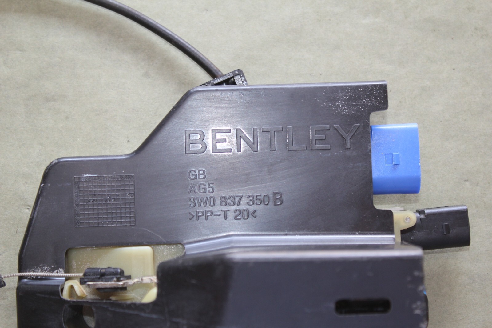 04-10 Bentley Continental Gt Coupe Rh Right Front Door Latch Actuator 3W0837350B