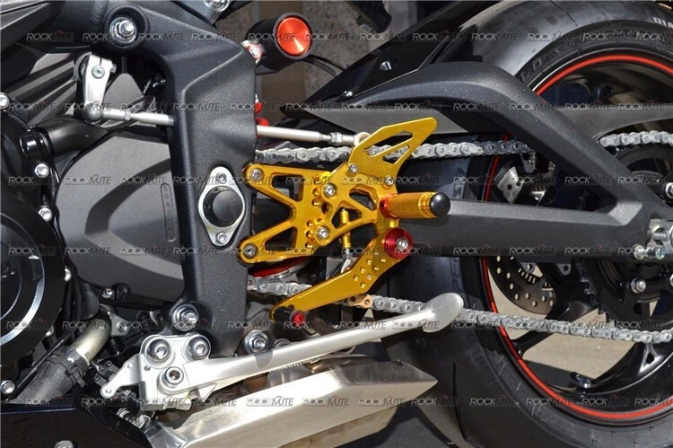 Pedal ajustável apoio para os pés traseiro DAYTONA 675 R 13-18 - Imagem 2 de 4