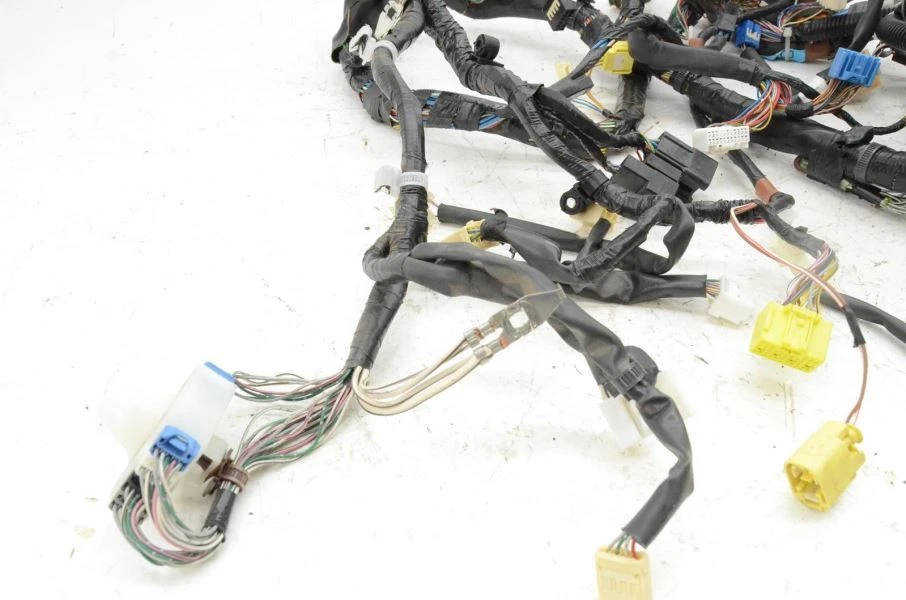 Toyota MR2 Spyder 2002 cambio secuencial cabina caja de fusibles arnés de cables 82141-17100 Foto 2 de 4