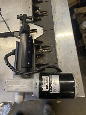 Elektrorollstuhl Invacare TDX SP Ersatzteil :Sitzmotor Verstellung Sitz Motor - Image 1 of 4