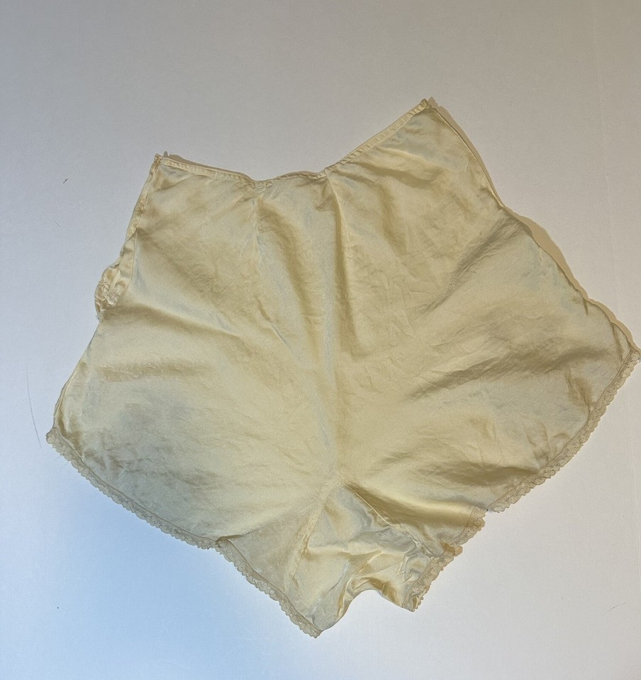 Vtg 40s Satin Ivory Panties Tap Pants Side Buttons Lace Trim