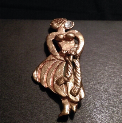 Broche Ancienne Signée VIVA PAQUITA FRANCE En Métal Doré - Vintage - Excellent état - Unisexe