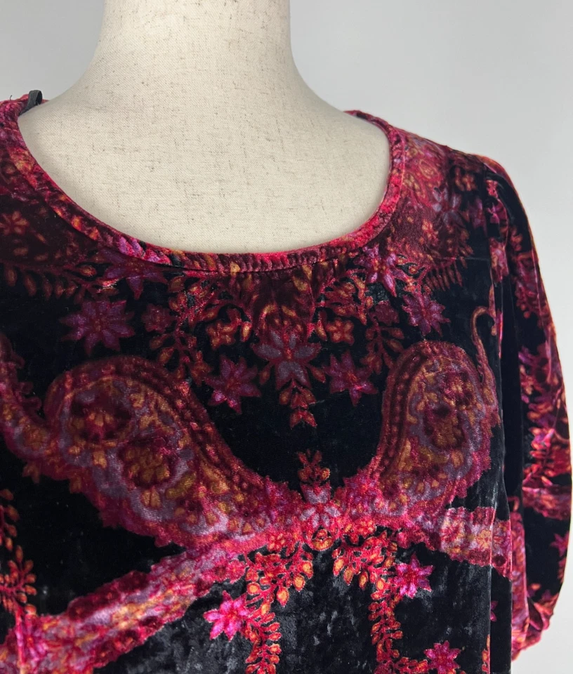 *NWT* FREE PEOPLE 'Maye Puff Sleeve Printed Velvet Tunic' - S, Wine Black Gold - Image 3 of 4