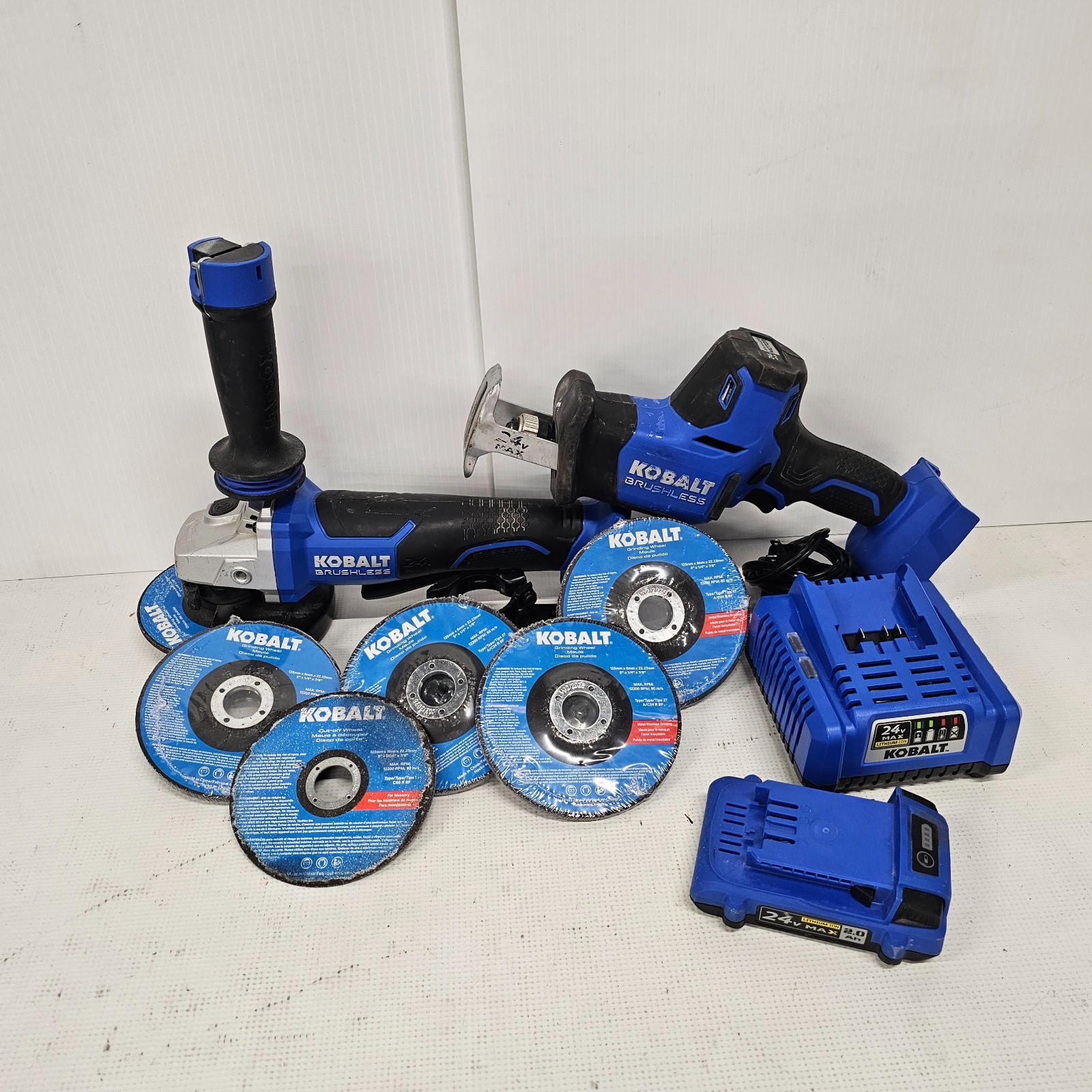 Kobalt Tools Kit Grinder 6 Discs Reciprocating Saw Charger & Battery 20v