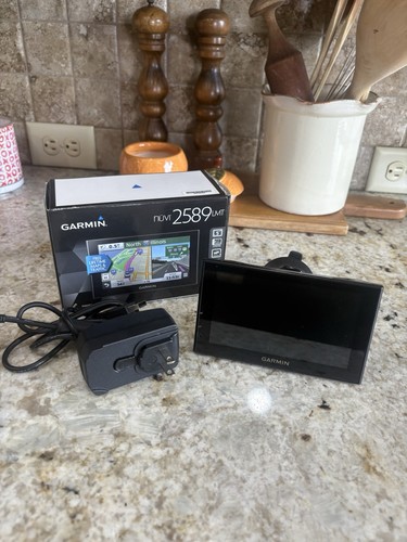 Garmin nuvi 2589LMT 5"GPS Navigator Garmin Charger Manuel Box BUNDLE